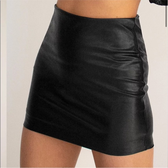 Wilfred New Oracle Black Skirt - Picture 1 of 11